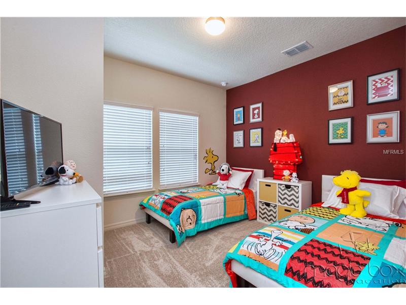 Nova Casa Mobiliado em West Lucaya Resort - 4 Dormitrios - 5 minutos a Disney - $ 269,000