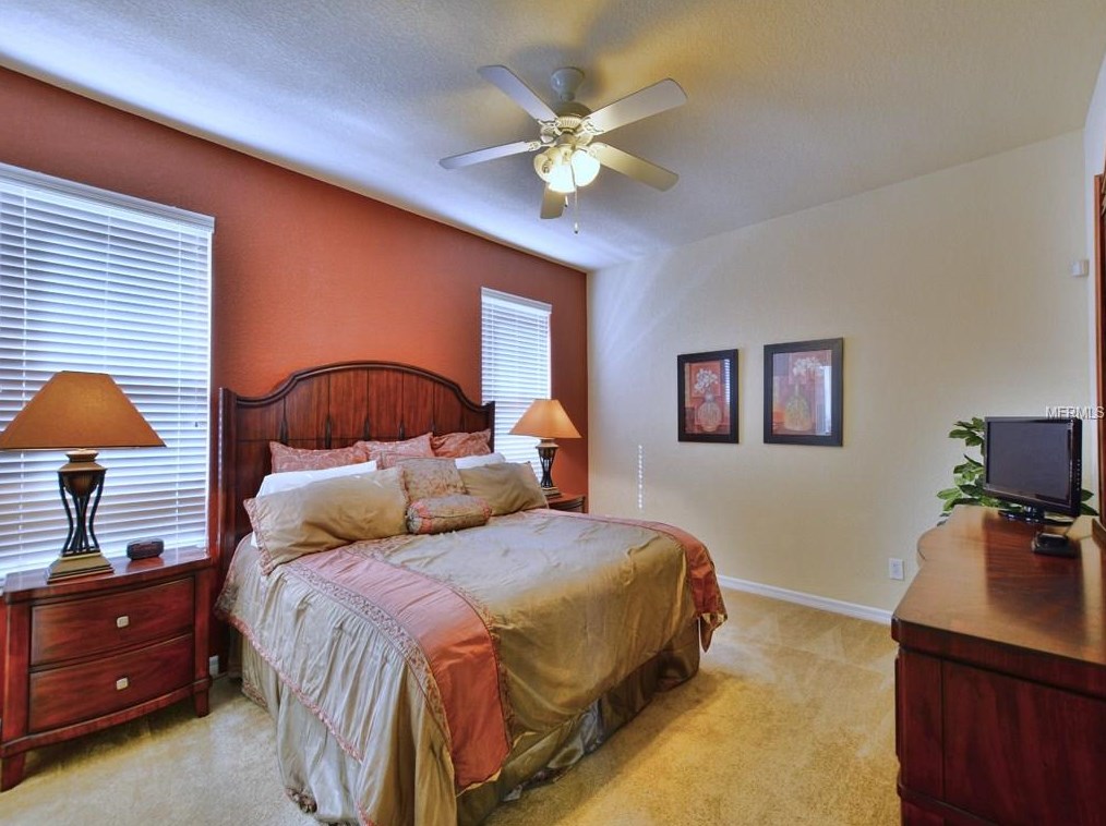 Casaro 6 Dormitorios Mobiliado em Condominio Fechado - Orlando $324,900 