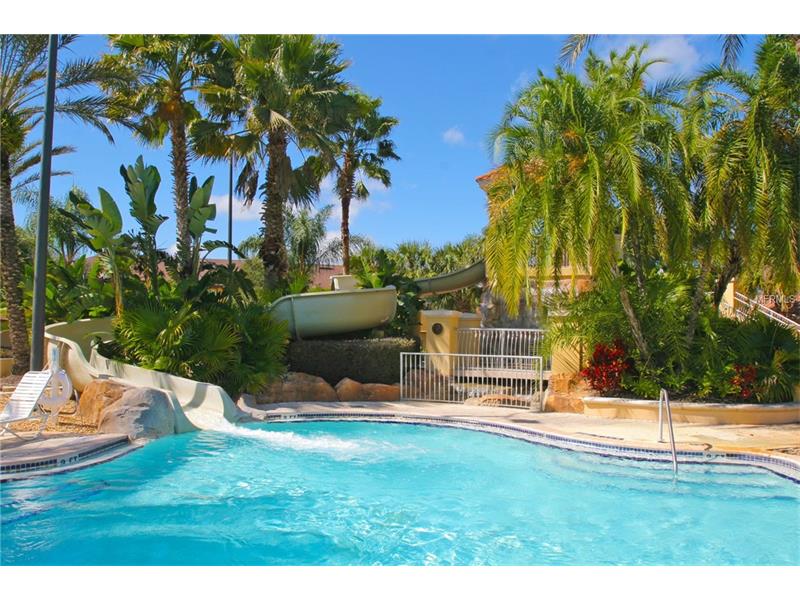 Townhouse com 4 dormitrios (2 sutes) mobiliado no Regal Palms Resort - Orlando  $123,990  