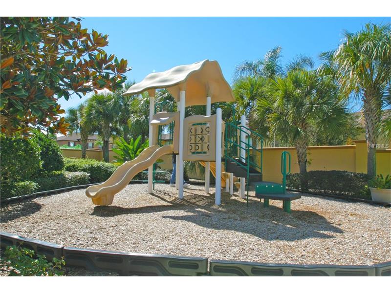 Townhouse com 4 dormitrios (2 sutes) mobiliado no Regal Palms Resort - Orlando  $123,990