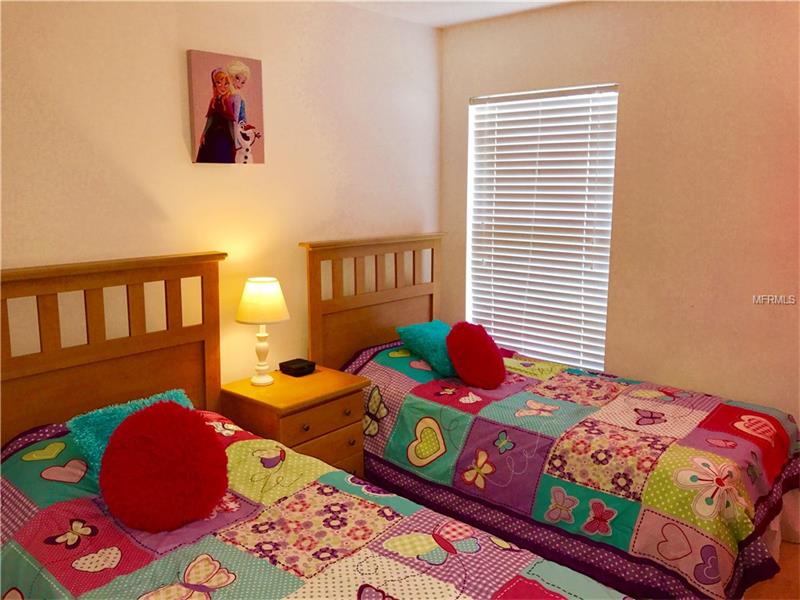 Casa 4 Dormitorios com Piscina Particular - Mobiliado - Condominio Fechado - Solana Resort $218,500 
  


 