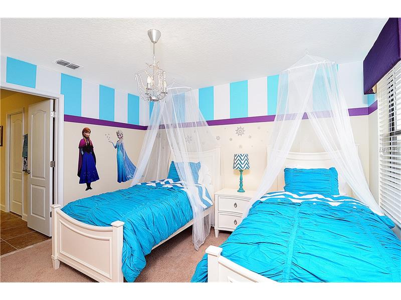 Casarao 8 Dormitorios mobiliado no Champions Gate Resort - Melhor Condominio de Orlando  $509,000
  


 