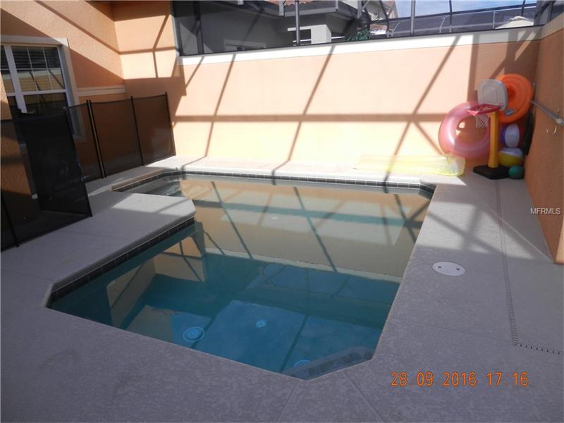 TTownhouse Construido em 2013 - 4 dormitorios/mobiliado/piscina particular em Paradise Palms Resort  $219,500

 