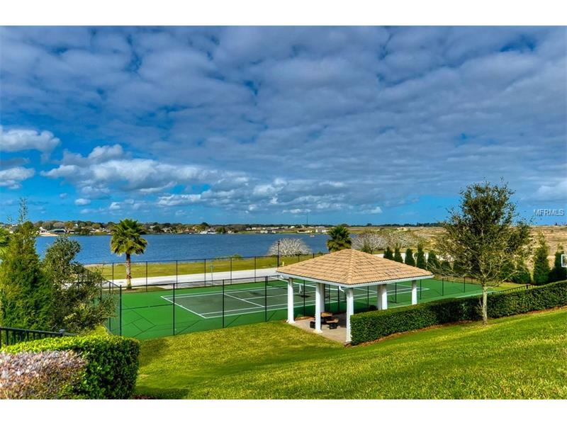Casa de Luxo em frente a lagoa com dock para barco em Auburndale, FL - $525,000
 


  