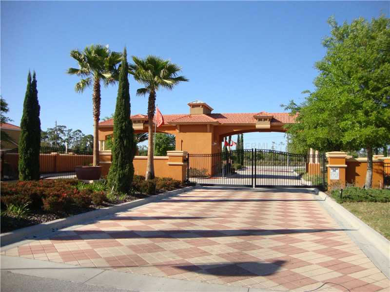 Townhouse em Condominio com Área de Lazer em Orlando $180,000