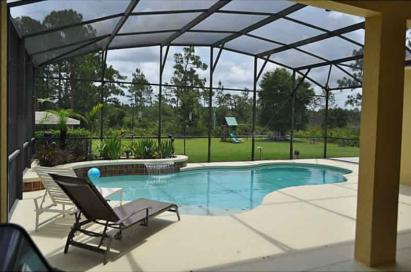Casa de 4 Quartos com Gerador e Água Purificada em Orlando $549,900