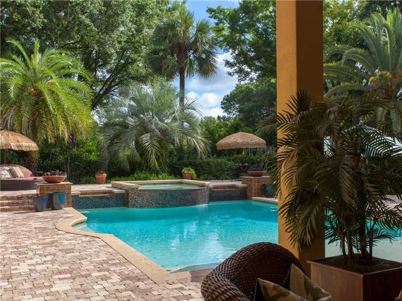 Imóvel de Luxo Rodeado pela Natureza em Orlando $799,000