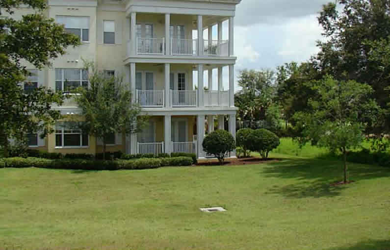 Magnífico Apartamento em Condomínio com Campo de Golf e Perto da Disney em Orlando $225,000