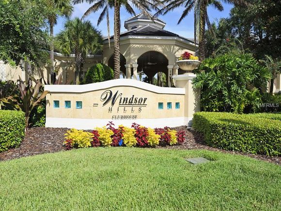 Townhouse de 3 quartos com piscina particular em Kissimmee - Orlando $239,900