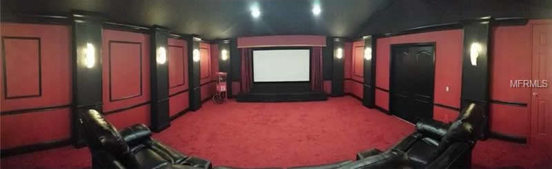 Casarão de 5 quartos com sala de cinema dentro casa em Windermere - Orlando $459,900