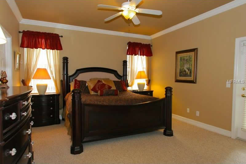 Casarão de 5 quartos com piscina - pronta para férias e aluguel temporário em Davenport - Orlando $299,900