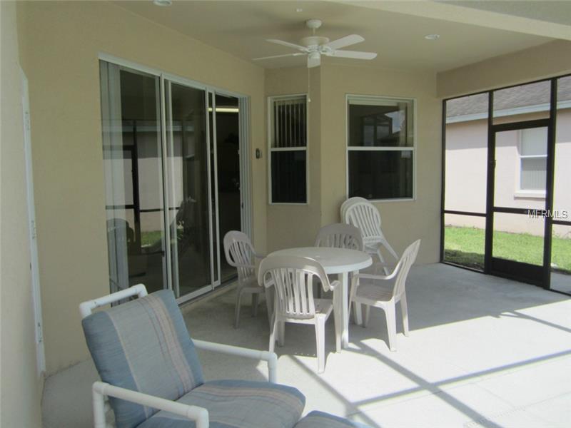 Casa de 4 quartos com piscina pronta para alugar ou morar em Davenport - Orlando $259,000