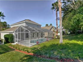 Casa reformada com piscina à 10 minutos da Disney em Davenport - Orlando $235,000