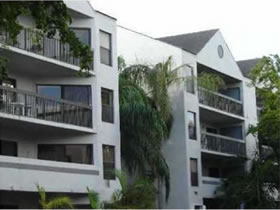 Apartamento em Calusa Club Village, Miami $136,800