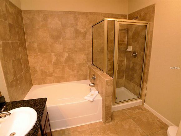 Apartamento Mobiliado 4 Dormitorios em Beella Piazza Resort - Davenport - Orlando - $150,000