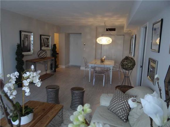Apartamento A Venda em Aventura - Miami  2 dormitorios - reformado - $275,000