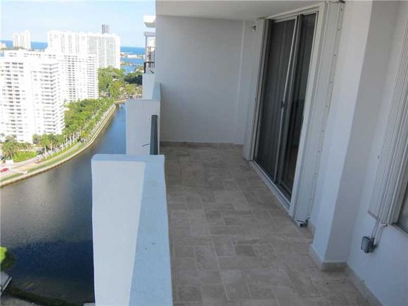 Apartamento 2 dormitorios todo reformado e mobiliado - Miami - $258,5000