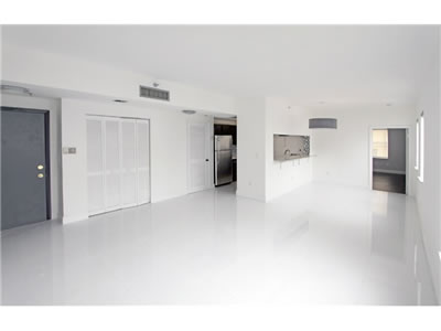 Alto Luxo Apto - South Beach - Miami , Florida $299,000