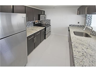 Alto Luxo Apto - South Beach - Miami , Florida $299,000