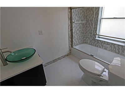 Alto Luxo Apto - South Beach - Miami , Florida $299,000