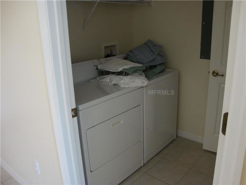 Townhouse em Condominio com Área de Lazer em Orlando $180,000