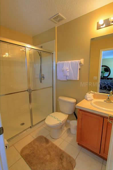 Townhouse em Condominio com Piscina Privada em Orlando $185,000