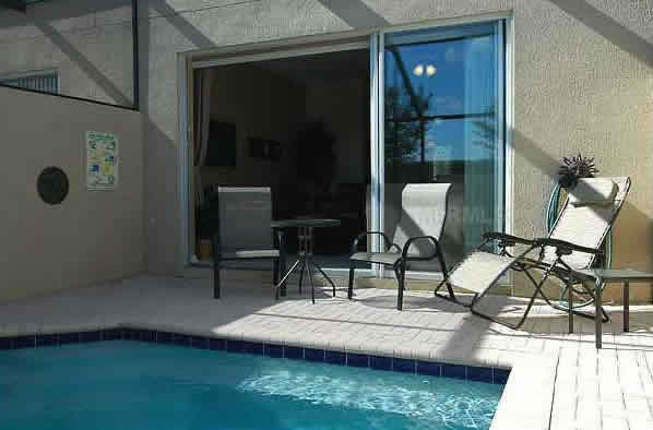 Townhouse em Orlando com Bela Mobilha e Quarto do Mickey $198,000