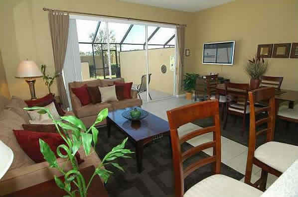 Townhouse em Orlando com Bela Mobilha e Quarto do Mickey $198,000