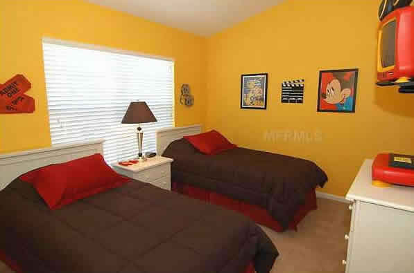 Townhouse em Orlando com Bela Mobilha e Quarto do Mickey $198,000