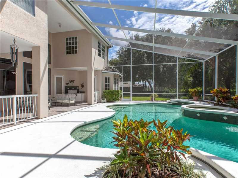 Casa com Acesso ao Lago Roberts em Condomínio com Quadra de Tênis em Orlando $799,000