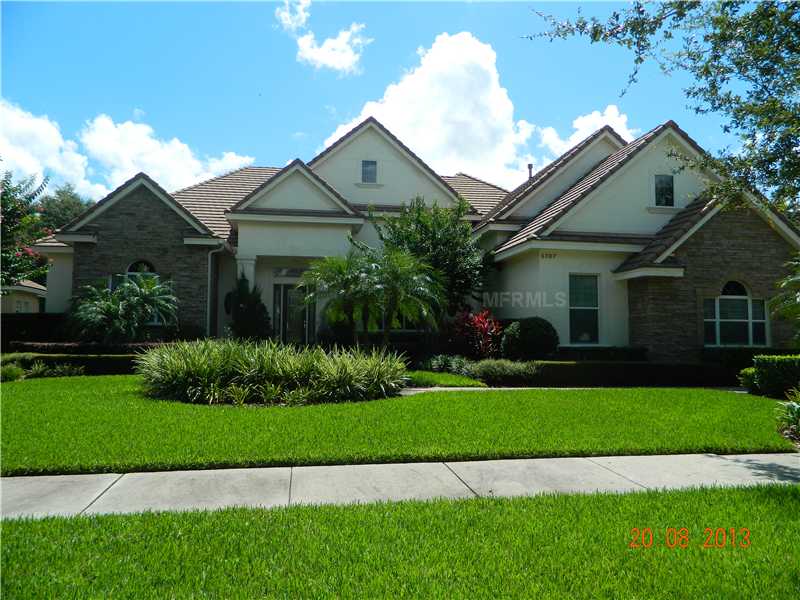 Casa em Estilo Francês e com Cozinha Gourmet em Orlando $1,100,000