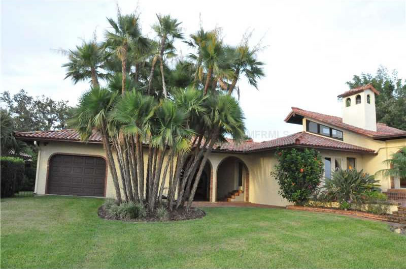 Casa Frente ao Lago e com Vista para os Fogos da Disney em Orlando $1,395,000