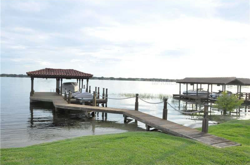 Casa Frente ao Lago e com Vista para os Fogos da Disney em Orlando $1,395,000