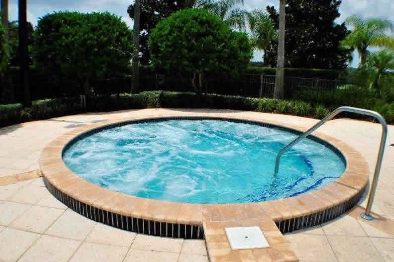 Apartamento Maravilhoso em Condomínio com 11 Piscinas, Restaurante e Hotel $187,900