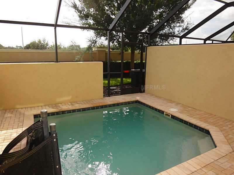 Townhouse com Piscina Particular em Kissimmee $209,000