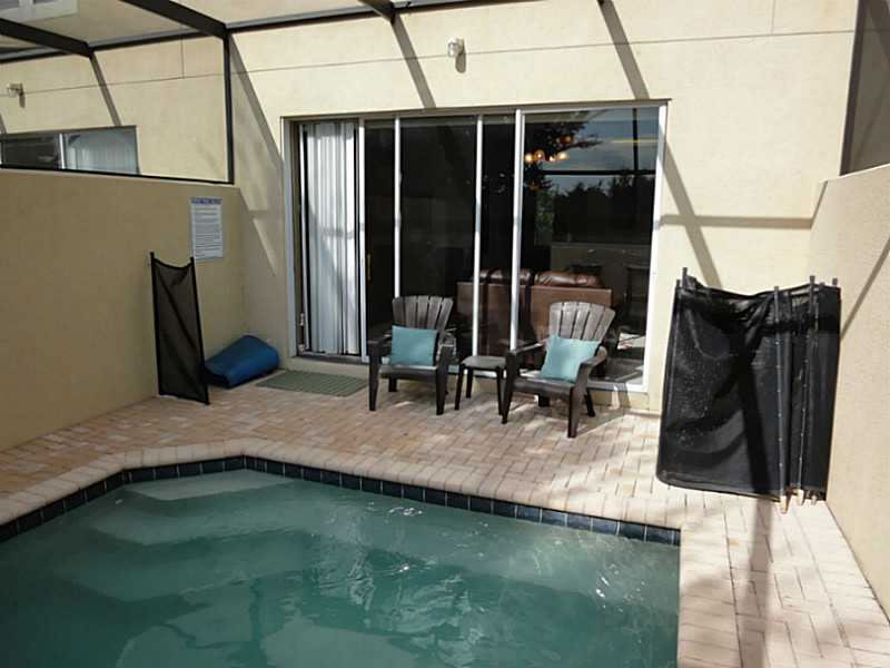 Townhouse com Piscina Particular em Kissimmee $209,000