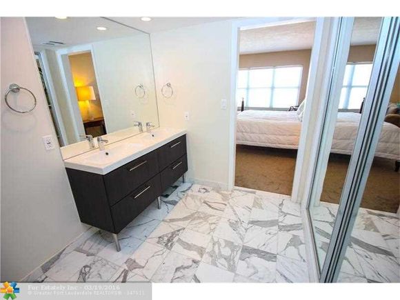 Miami Beach Apto ( Intercoastal – Canal ) 1 Quadra até a Praia $99,000