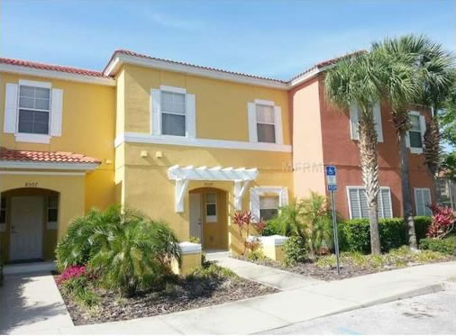 Townhouse com Piscina Particular Kissimmee Orlando $189,000