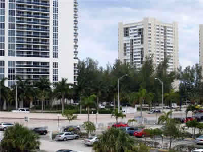 Apto Alto Luxo em frente a praia em Miami $199,000