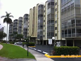 Apto em Miami - 2 Qts / 2 Ban - 105m2 $149,000