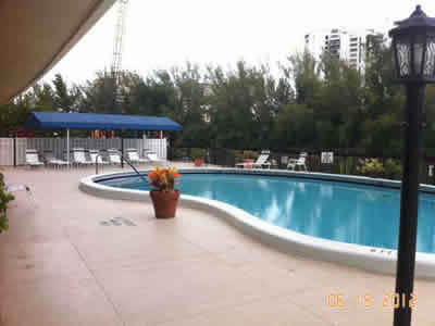 Apto em Miami - 2 Qts / 2 Ban - 105m2 $149,000