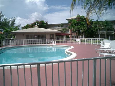 Apto Bonito Em Miami ( 1 Qto / 1.5 Ban) $93,000