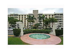 Apto 3 Qts em Miami $135,500