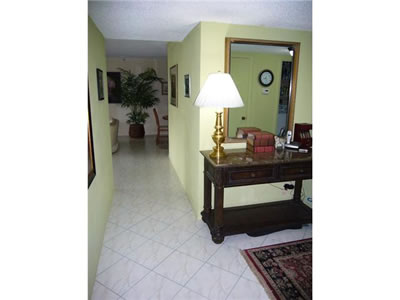 Apto 3 Qts em Miami $135,500