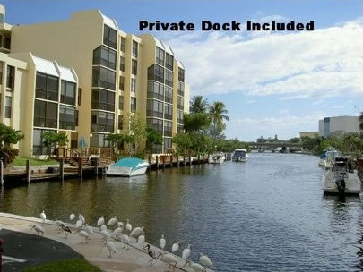 Apto 2 Qts / 2 Ban em Boca Raton com Dock para Barco $229,000