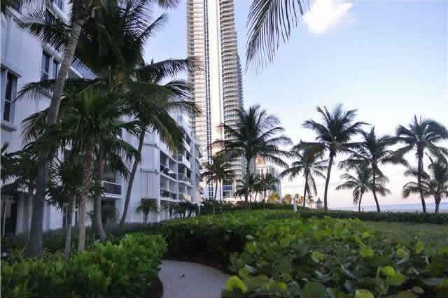 Miami Beach Apto. Em Frente A Praia $799,000