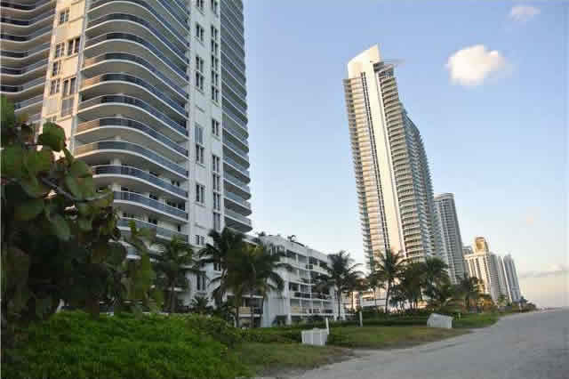 Miami Beach Apto. Em Frente A Praia $799,000