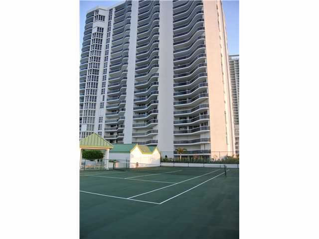 Miami Beach Apto. Em Frente A Praia $799,000