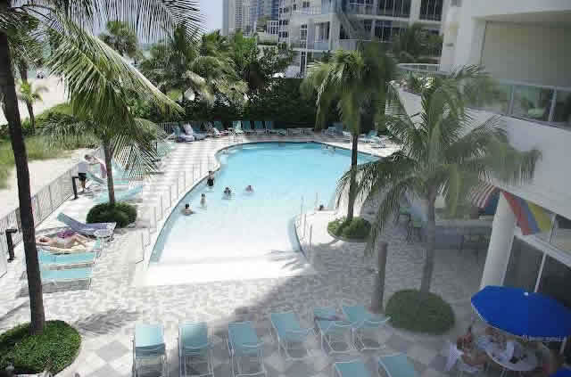 Apto Luxo em Miami Beach - Pe Na Areia! $799,000