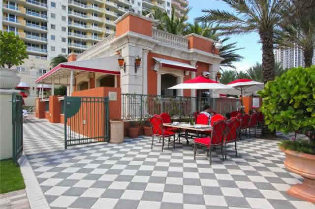 Acqualina Resort / Apto - Gosta da Cor Branca? $2,880,000